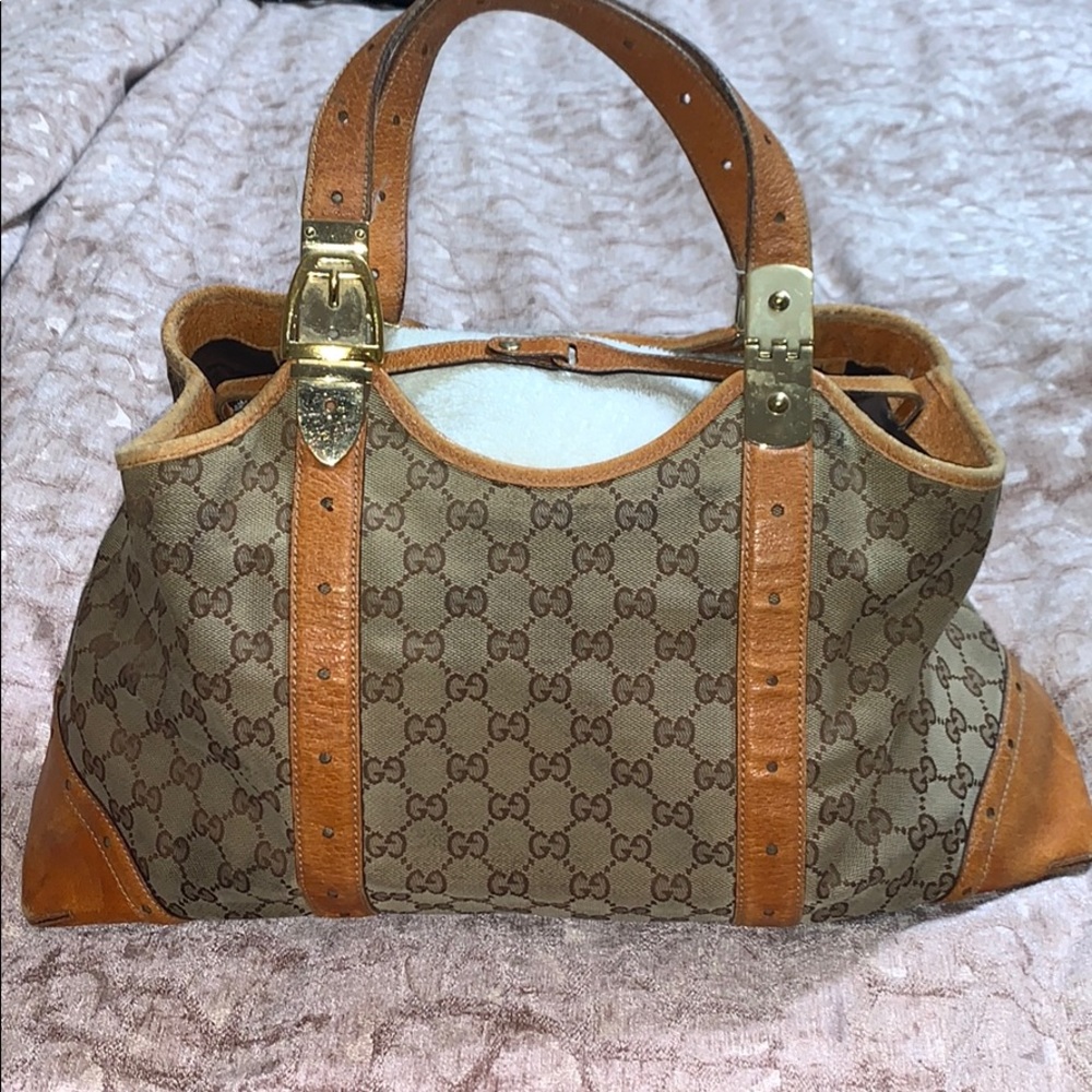 Authentic Gucci Tote Carey on bag